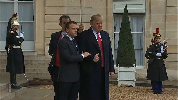 Video | Macron ile Trump arasında ilginç tokalaşma anı Video | Macron ile Trump arasında ilginç tokalaşma anı