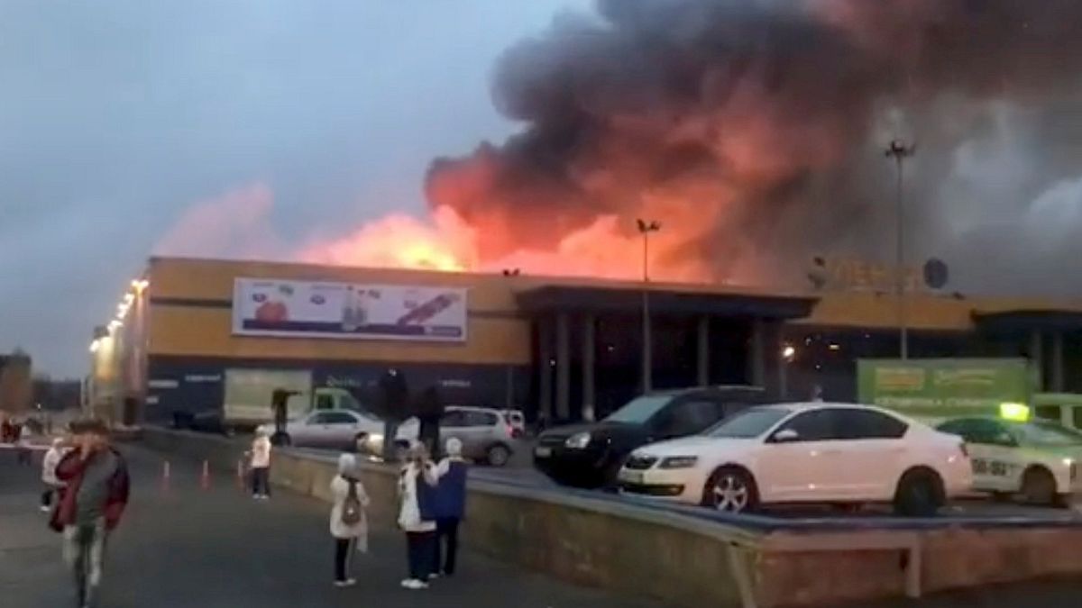 Incêndio num supermercado de São Petersburgo