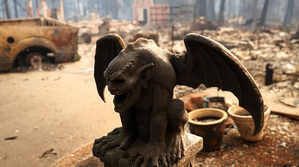 Mindestens 25 Todesopfer durch Flammeninferno in Kalifornien Mindestens 25 Todesopfer durch Flammeninferno in Kalifornien
