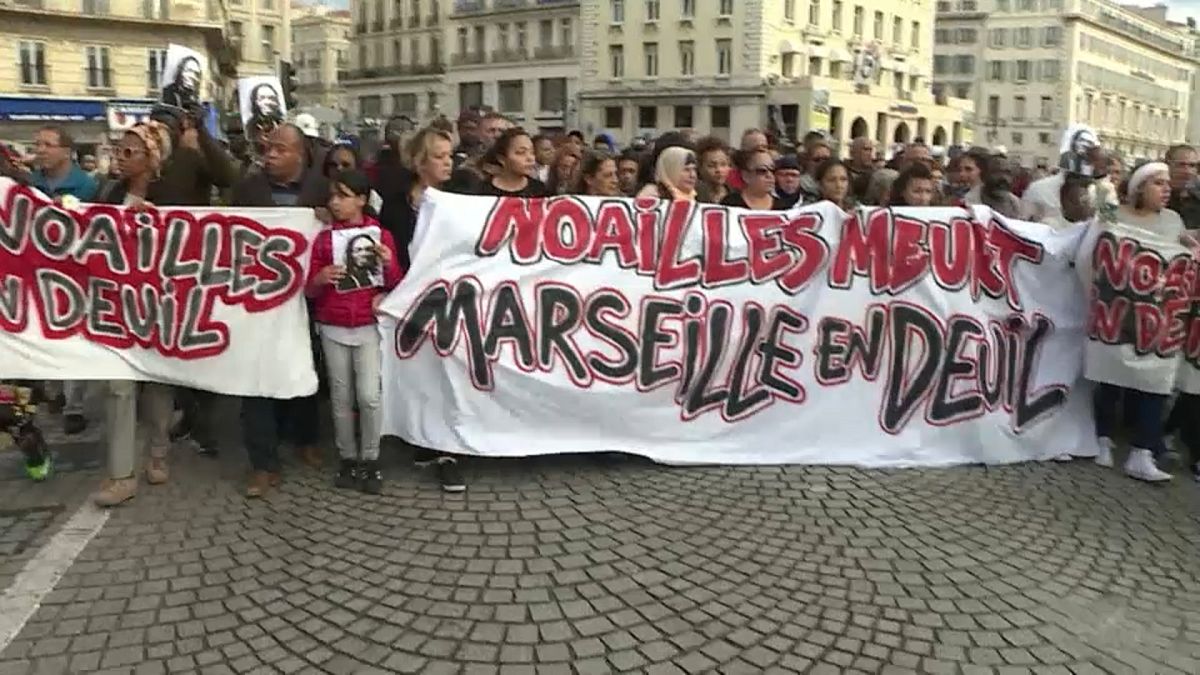 A rengeteg romos épület miatt tüntettek Marseille-ben