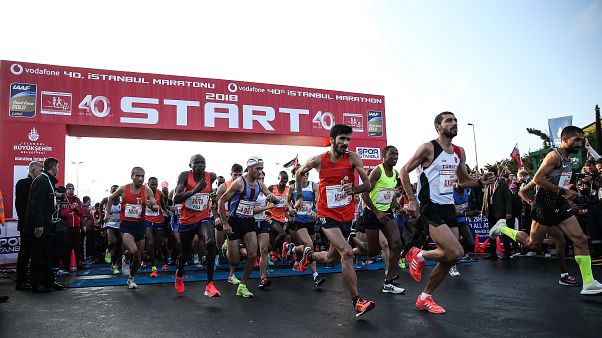 Vodafone 40. İstanbul Maratonu'nda Kenyalı atletler kadınlar ve erkekler kategorisinde rekor kırdı Vodafone 40. İstanbul Maratonu'nda Kenyalı atletler kadınlar ve erkekler kategorisinde rekor kırdı
