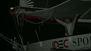 Francis Joyon vence Rota do Rum com recorde