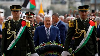عباس يتوعد حماس ويتهمها بالتآمر لتعطيل قيام الدولة الفلسطينية