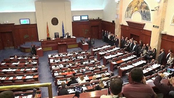 ΠΓΔΜ: «Πράσινο φως» από επιτροπή της Βουλής για τις συνταγματικές τροπολογίες ΠΓΔΜ: «Πράσινο φως» από επιτροπή της Βουλής για τις συνταγματικές τροπολογίες