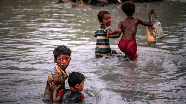 Myanmar'da soykırımdan kaçan 5 bin Arakanlı Müslüman geri gönderiliyor Myanmar'da soykırımdan kaçan 5 bin Arakanlı Müslüman geri gönderiliyor