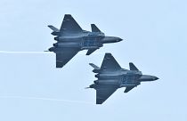 Çin'den ABD'ye gözdağı: Yeni nesil J-20 jetleri ve füze sistemleri tanıtıldı