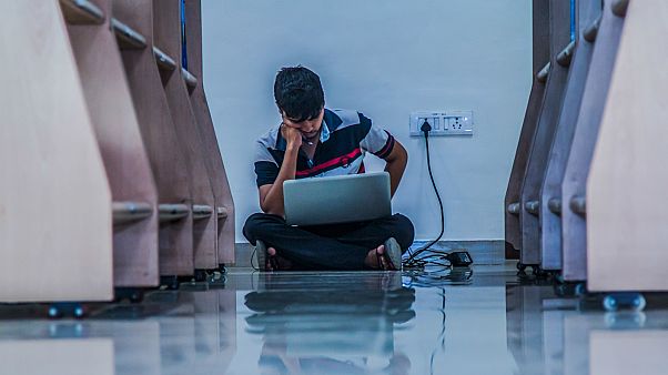 Araştırma: Facebook, Snapchat ve Instagram gibi platformlar yalnızlığı ve depresyonu körüklüyor Araştırma: Facebook, Snapchat ve Instagram gibi platformlar yalnızlığı ve depresyonu körüklüyor