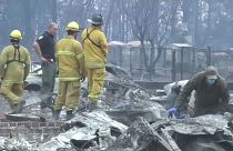 تلاش شبانه‌روزی آتشنشانان برای کنترل آتش‌سوزی بزرگ در ایالت کالیفرنیا