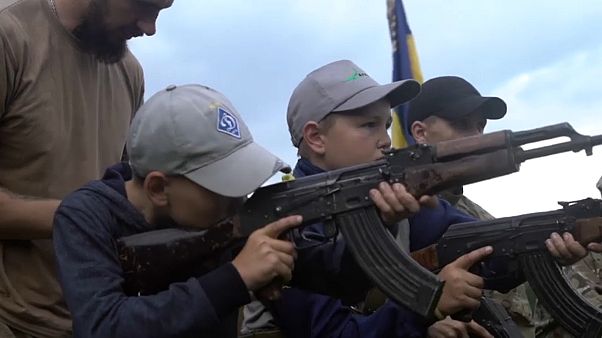 "Целиться в них можно и нужно": курс молодого националиста "Целиться в них можно и нужно": курс молодого националиста