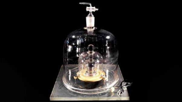 Scientists vote on first change to the kilogramme in a century Scientists vote on first change to the kilogramme in a century
