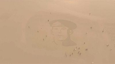 Soldaten in den Sand gemalt