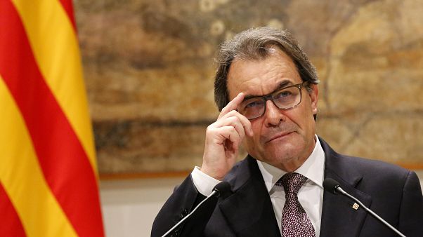 Ο πρώην πρόεδρος της Καταλονίας καταδικάστηκε να πληρώσει 4,9 εκατ. ευρώ Ο πρώην πρόεδρος της Καταλονίας καταδικάστηκε να πληρώσει 4,9 εκατ. ευρώ