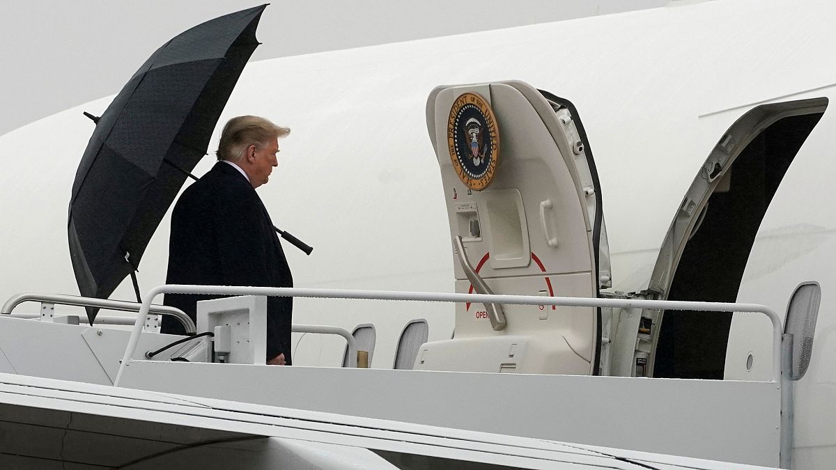 دونالد ترامب يغادر قاعدة أندروز إلى إنديانابوليس