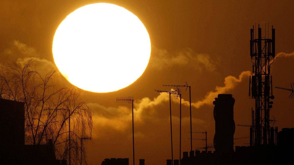 Çin'in 'yapay güneşi' 100 milyon derecelik ısı elde etti