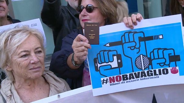 Jornalistas em protesto contra Di Maio Jornalistas em protesto contra Di Maio