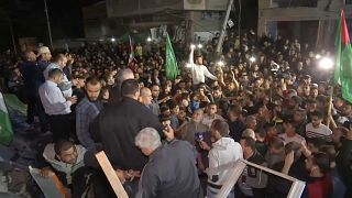 احتفالات فلسطينية وهدوء حذر مع توقف إطلاق النار في قطاع غزة