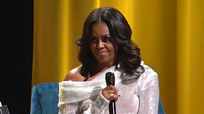 Michelle Obama lança livro de memórias