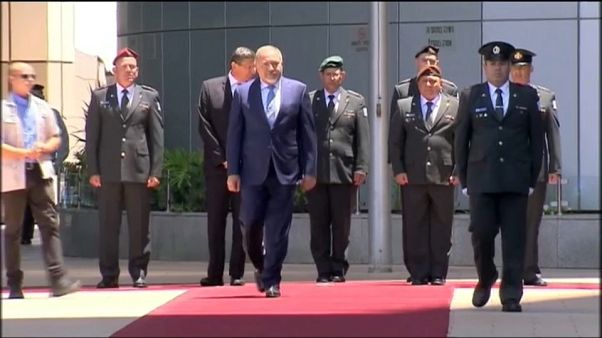 Israele, il ministro della Difesa Lieberman si dimette Israele, il ministro della Difesa Lieberman si dimette