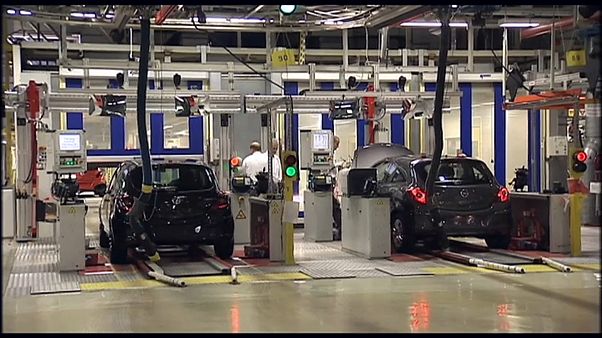 Economia alemã recua pela primeira vez em três anos Economia alemã recua pela primeira vez em três anos