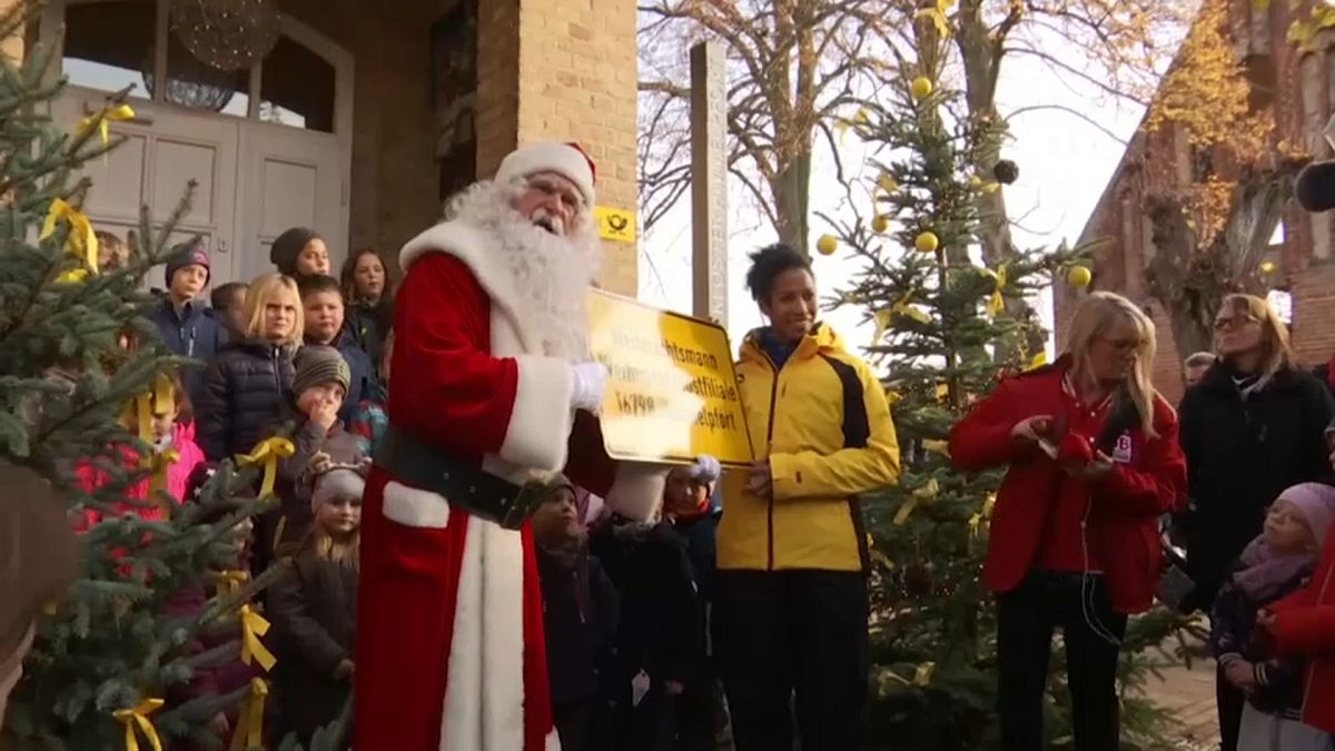 Германия: Санта-Клаус отвечает на письма детей 