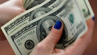 دلار و سکه در سراشیبی؛ نرخ ارز به یک ماه گذشته برگشت