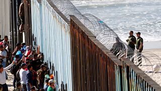 Az amerikai határra értek a hondurasi migránsok