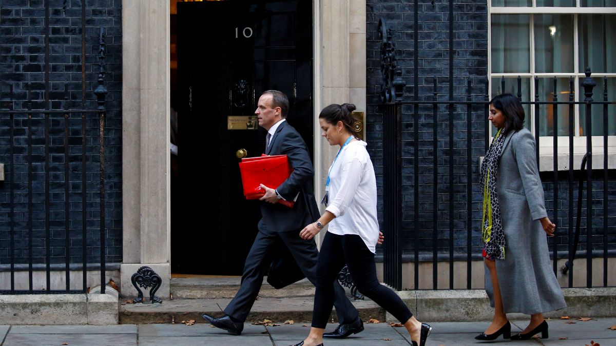 استعفای چند وزیر دولت بریتانیا در اعتراض به پیش‌نویس موافقتنامه برکسیت