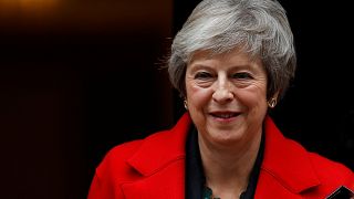 Theresa May istifa getiren Brexit anlaşmasını savundu: Sterlin ve borsada düşüş yaşandı