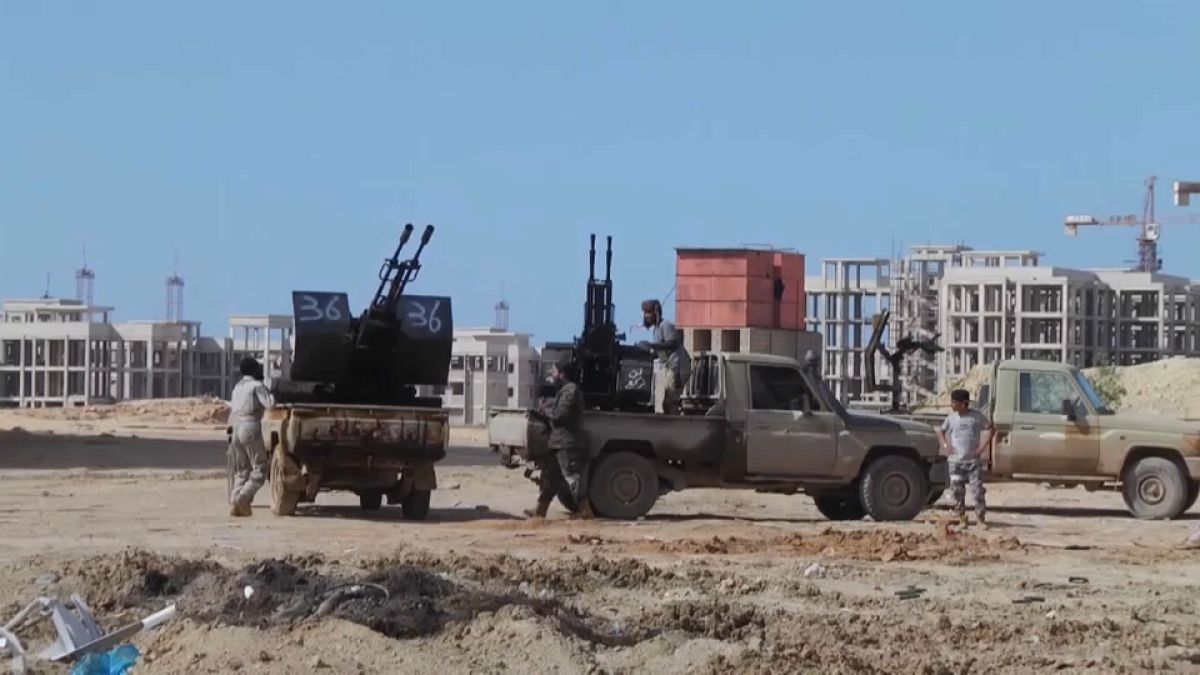 Libia, nuova escalation all'indomani del summit