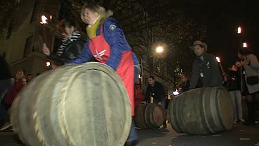 Beaujolais Nouveau enche as ruas de Paris e de Lyon