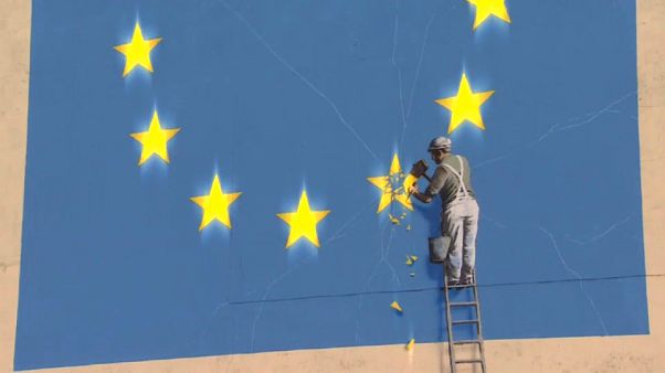 Brexit: Theresa May rejeita demitir-se Brexit: Theresa May rejeita demitir-se