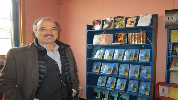 الكاتب الجزائري أكلي تاجر الكاتب الجزائري أكلي تاجر