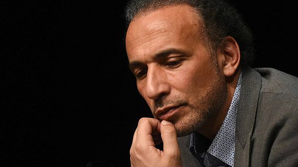 Tariq Ramadan em liberdade com termo e residência Tariq Ramadan em liberdade com termo e residência