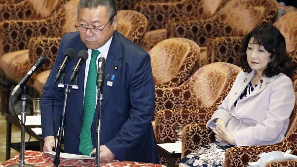 Soha nem használt még számítógépet a japán kiberbiztonságért felelős miniszter Soha nem használt még számítógépet a japán kiberbiztonságért felelős miniszter