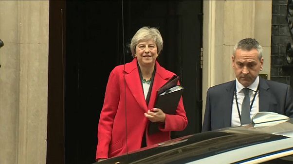 Contestários buscam moção de censura a Theresa May Contestários buscam moção de censura a Theresa May