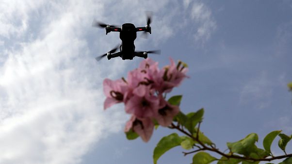 Österreich: Hubschrauber entgeht nur knapp Kollision mit Drohne Österreich: Hubschrauber entgeht nur knapp Kollision mit Drohne