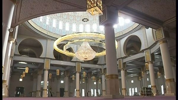 شاهد: العالم الإسلامي يستعد للاحتفال بالمولد النبوي الشريف شاهد: العالم الإسلامي يستعد للاحتفال بالمولد النبوي الشريف
