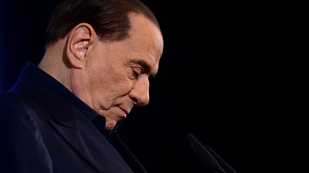 Berlusconi'ye fuhuş davalarında yalancı şahit için rüşvet suçlaması Berlusconi'ye fuhuş davalarında yalancı şahit için rüşvet suçlaması