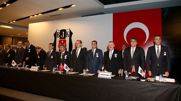 Beşiktaş'ta mali kriz: Borç 2,5 milyar liraya dayandı Beşiktaş'ta mali kriz: Borç 2,5 milyar liraya dayandı