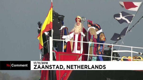 No Comment: Στην Ολλανδία ο Sinterklaas No Comment: Στην Ολλανδία ο Sinterklaas