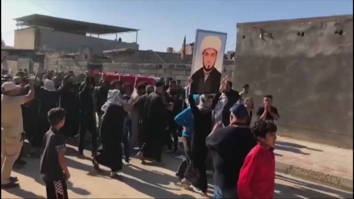 شاهد: تشييع جثمان رجل الدين العراقي وسام الغراوي بعد اغتياله من قبل مجهولين
