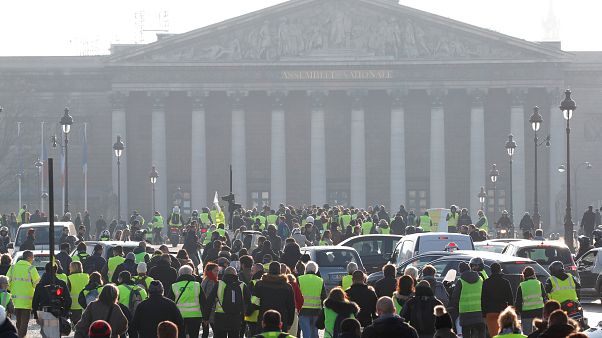 Video | Paris'i savaş alanına çeviren 'Sarı Yelekliler' kim ve ne istiyorlar? Video | Paris'i savaş alanına çeviren 'Sarı Yelekliler' kim ve ne istiyorlar?