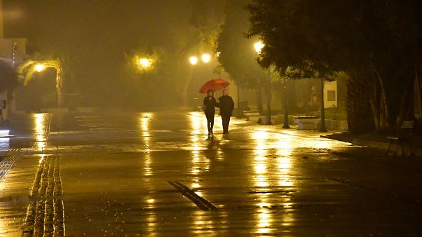 Βροχές και δυνατοί άνεμοι σε όλη τη χώρα - Στα «λευκά» η βόρεια και κεντρική Ελλάδα Βροχές και δυνατοί άνεμοι σε όλη τη χώρα - Στα «λευκά» η βόρεια και κεντρική Ελλάδα