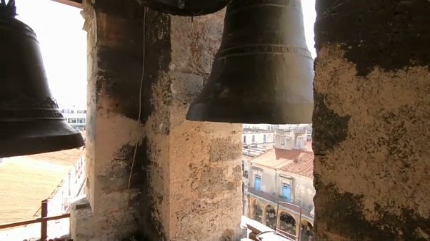 Suenan las campanas de la catedral de la Habana tras décadas de silencio Suenan las campanas de la catedral de la Habana tras décadas de silencio