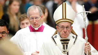 البابا فرنسيس يساند المهاجرين والفقراء وينصح بالاهتمام بهم
