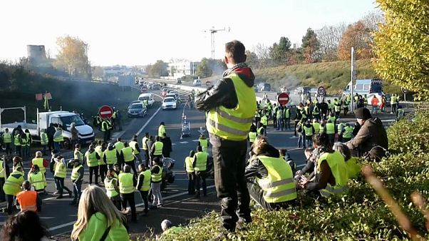 El Gobierno francés no cede ante los 'chalecos amarillos' El Gobierno francés no cede ante los 'chalecos amarillos'