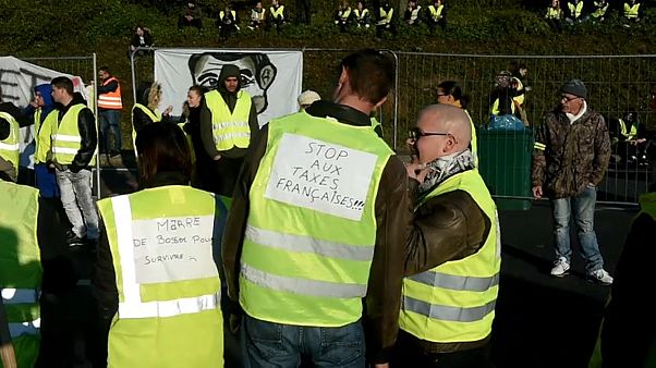 Trotz "Gelber Westen“: Paris bleibt bei Spritpreiserhöhung Trotz "Gelber Westen“: Paris bleibt bei Spritpreiserhöhung