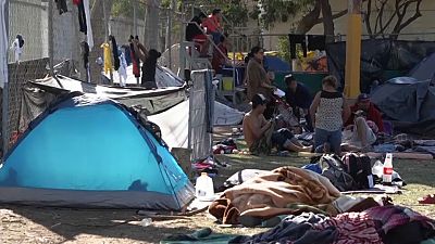 شاهد: المكسيك تفتح أبواب مجمع رياضي للمهاجرين بعد ملئ ملاجئ أخرى