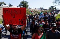 Tijuana: menekültek és tüntetők ezrei a mexikói-amerikai határon