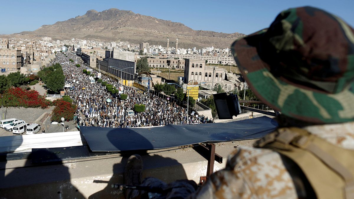 اعلام آمادگی حوثی‌ها برای توقف حملات موشکی و پهپادی 